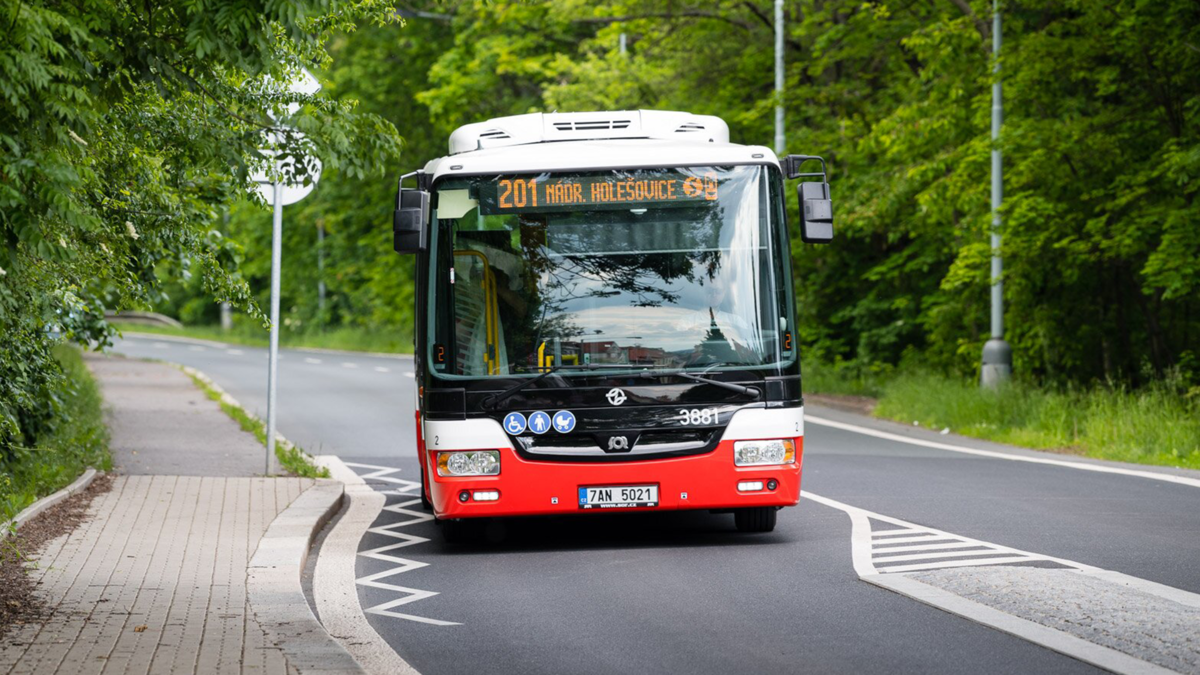 Začíná projekt elektrifikace linky 201, v Holešovičkách budou elektrobusy