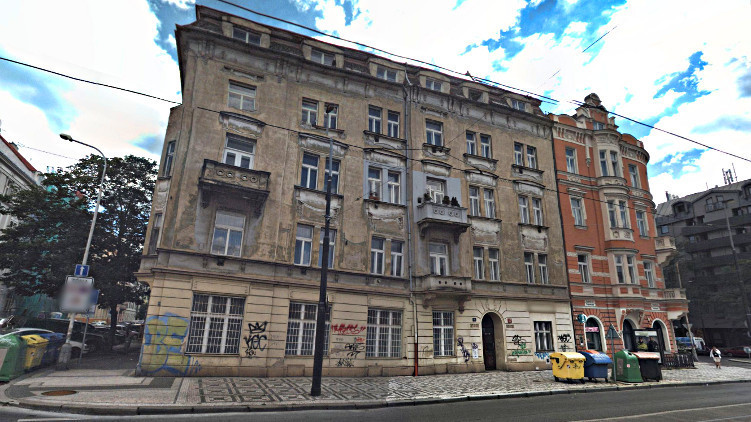 Jak se rozprodávají činžovní domy na Praze 8