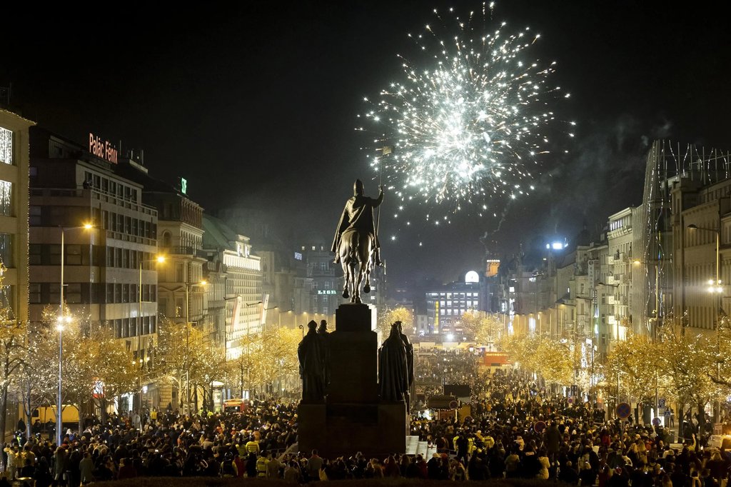 Ohňostroj v Praze nebude, na Nový rok vyražte zdarma za kulturou