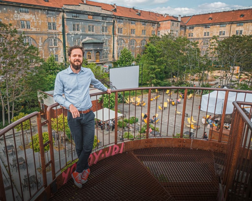 adam-zabransky-kasarna-karlin