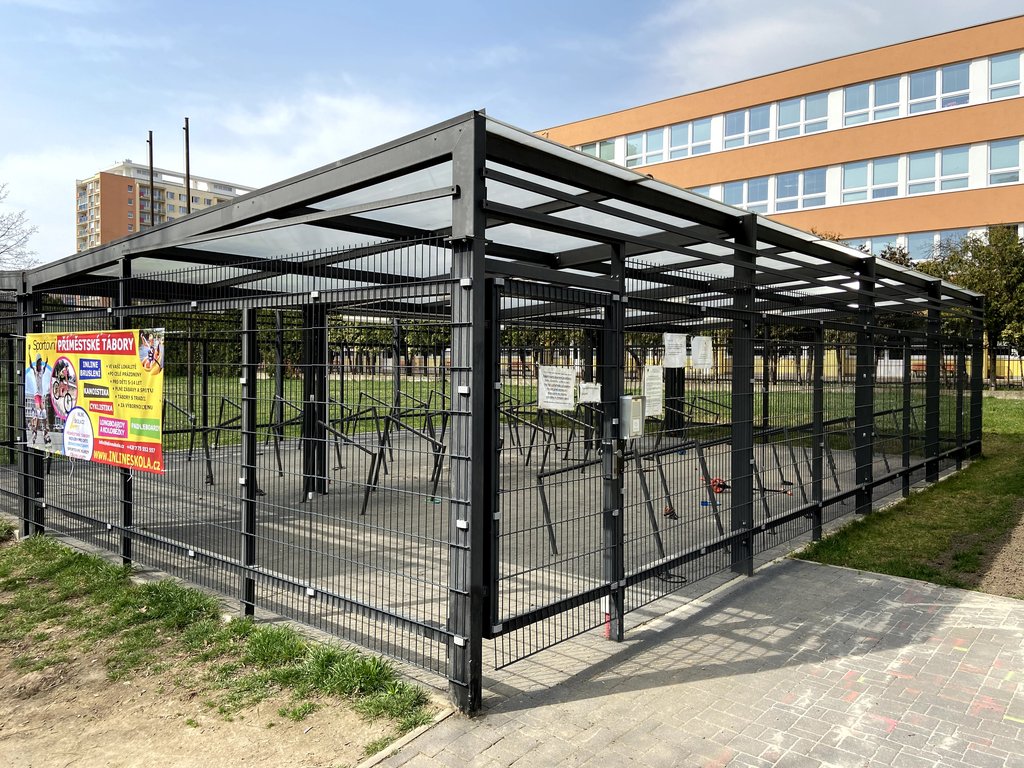 na-kole-do-skoly_buresova-1