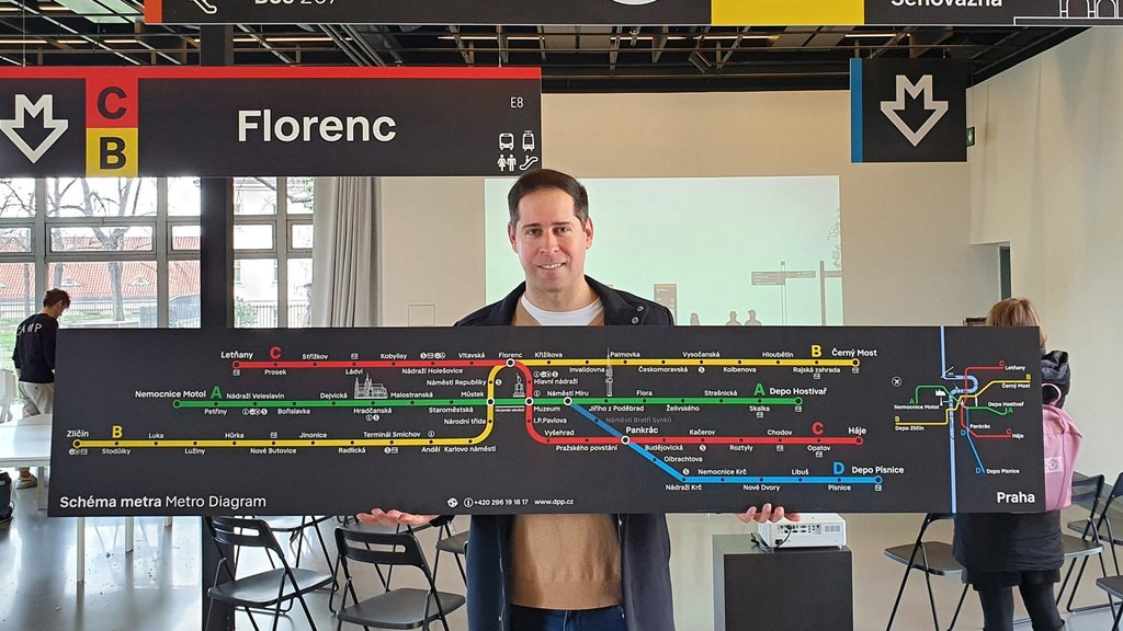 karel-ptacek-design-metro