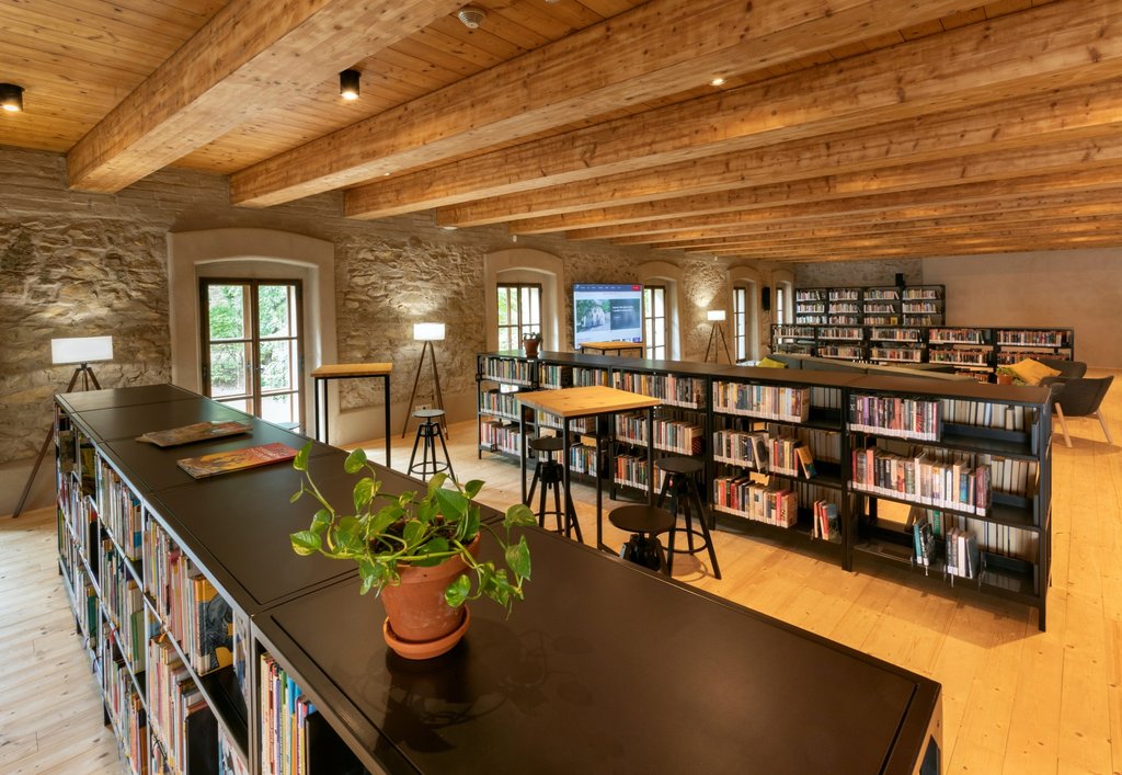 lowituv-mlyn-knihovna4