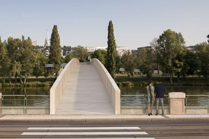 lavka-holesovice-holka2